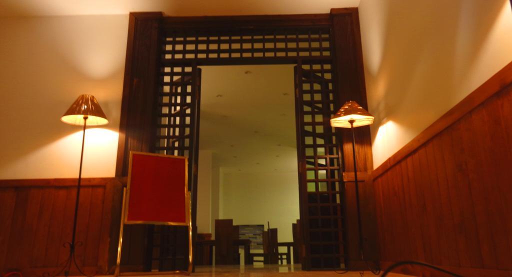 The Queensburry City Hotel Nuwara Eliya Exterior foto