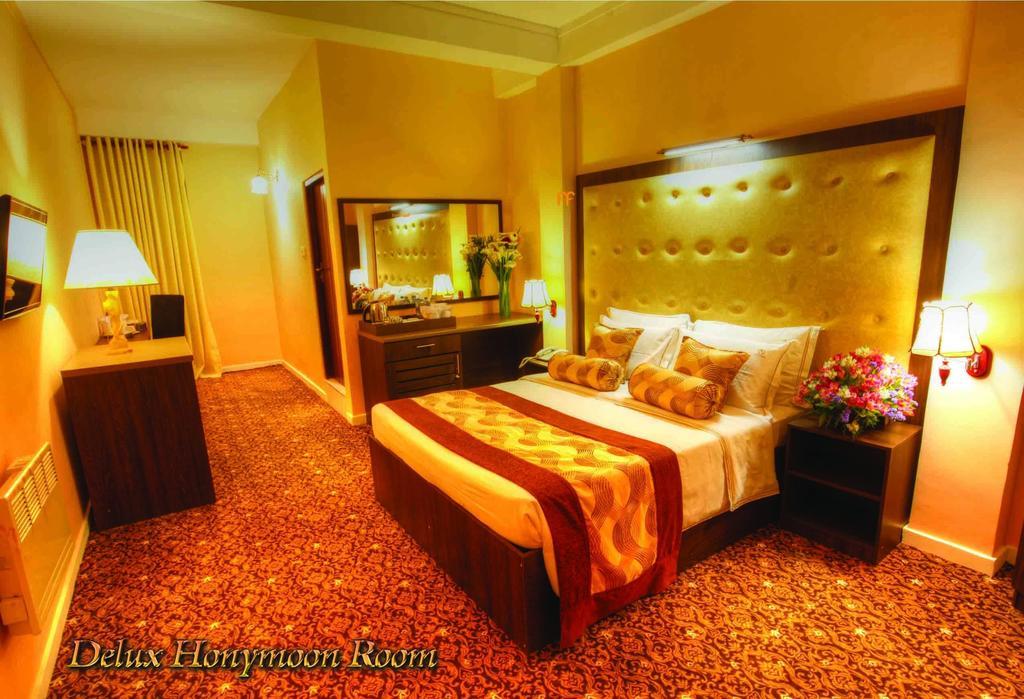 The Queensburry City Hotel Nuwara Eliya Exterior foto