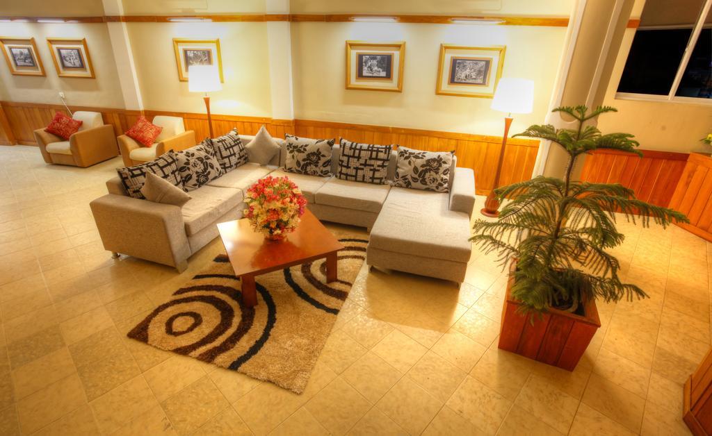 The Queensburry City Hotel Nuwara Eliya Exterior foto