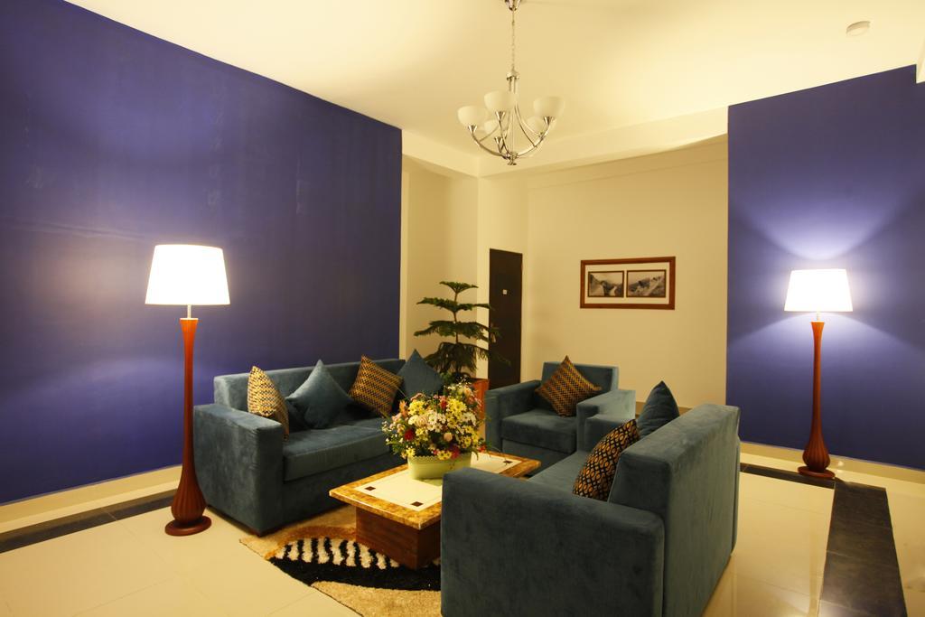 The Queensburry City Hotel Nuwara Eliya Exterior foto