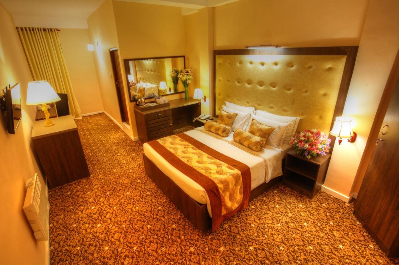 The Queensburry City Hotel Nuwara Eliya Exterior foto